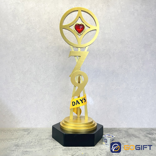 Cúp thiết kế 79 Days