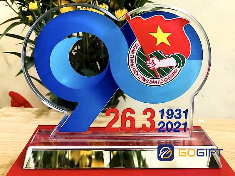 Cup-vinh-danh-doan-thanh-nien