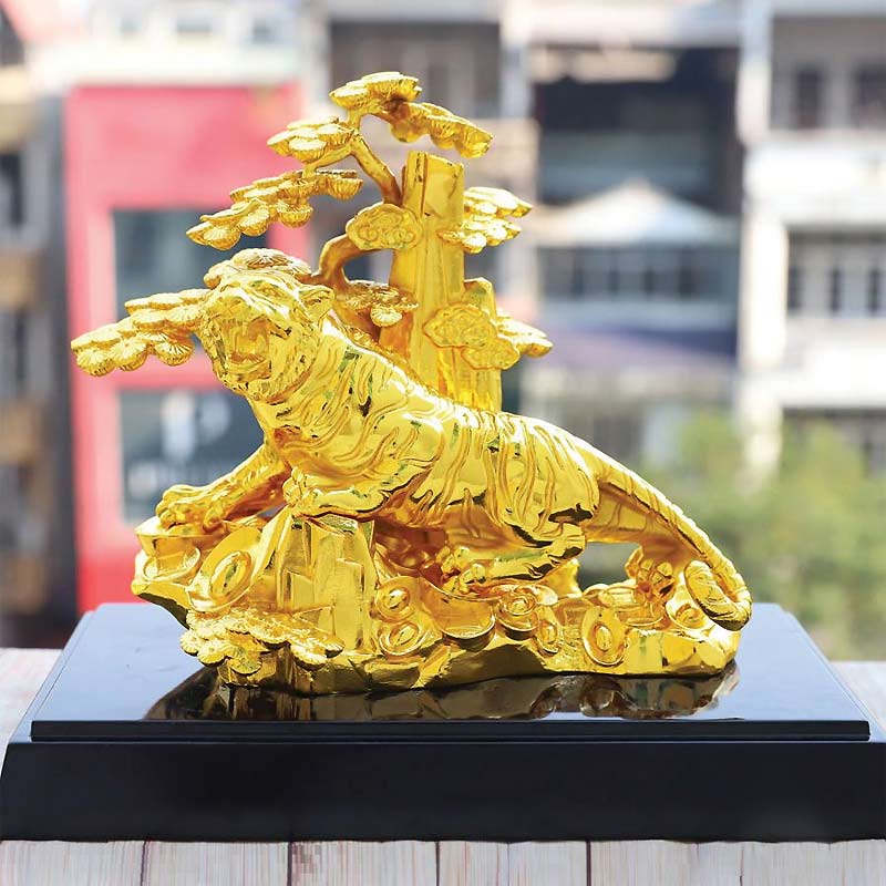 Tượng linh vật “Mãnh hổ thượng sơn”
