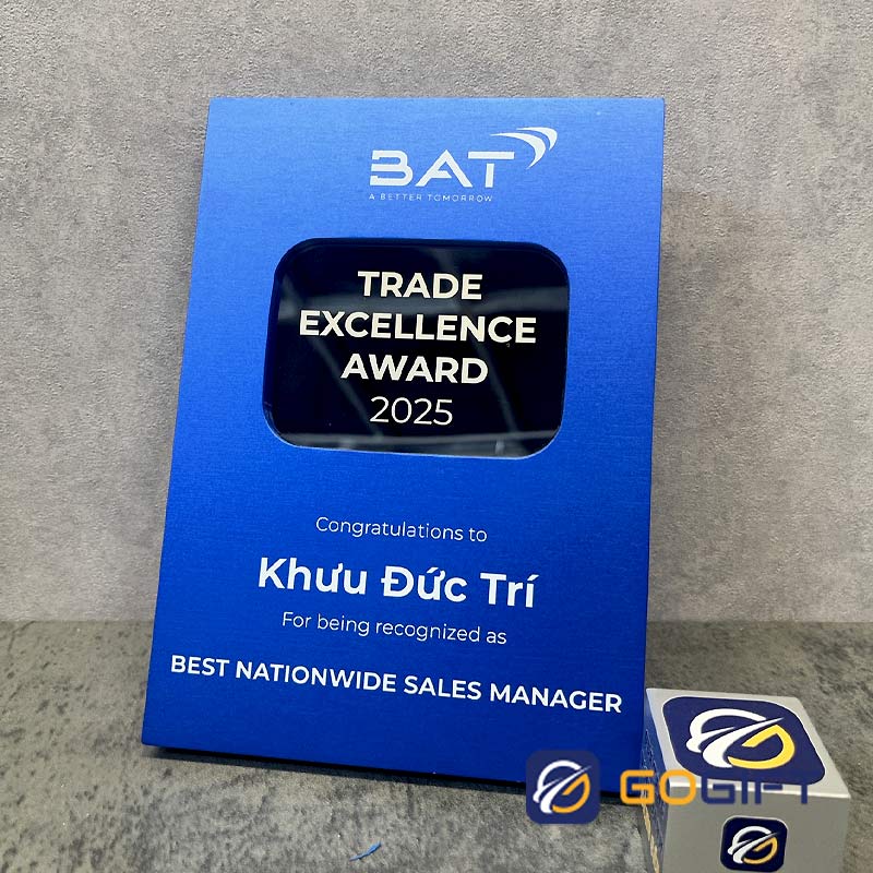Kỷ niệm chương tặng sếp
