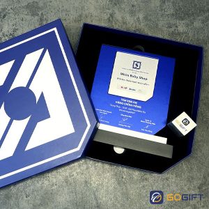 Cúp thiết kế tem Vạn An 3