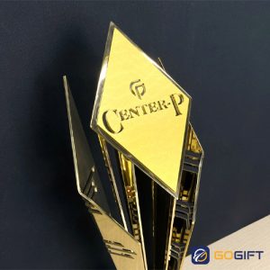 Cúp thiết kế đặc biệt giải Poker Center P 2