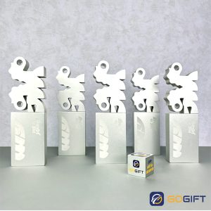 Cúp thiết kế We Young by Wechoice 3