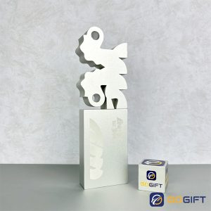 Cúp thiết kế We Young by Wechoice