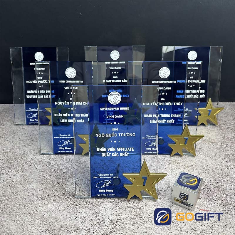 bảng vinh danh công ty 15