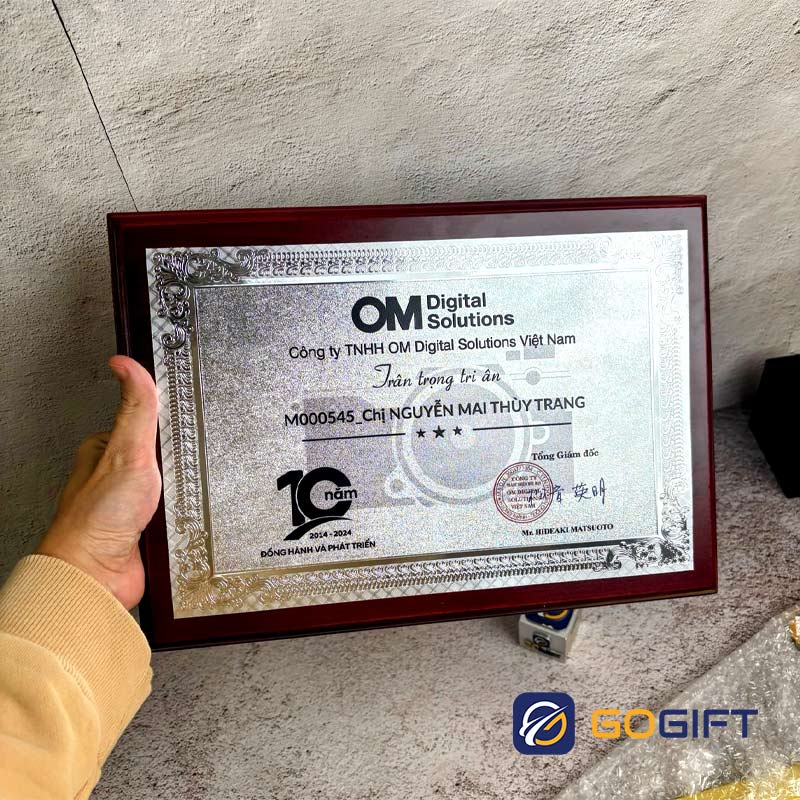 biểu trưng gỗ đồng 3