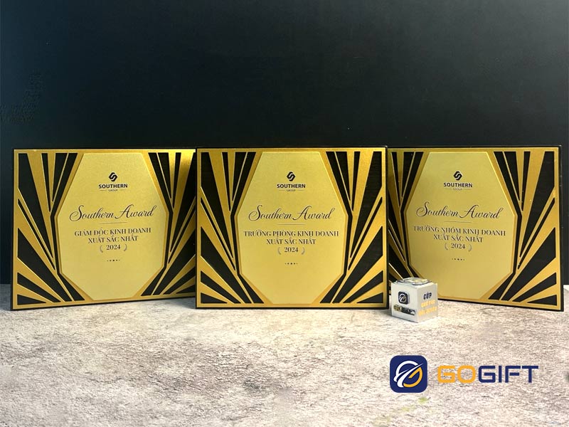 biểu trưng gỗ đồng 4