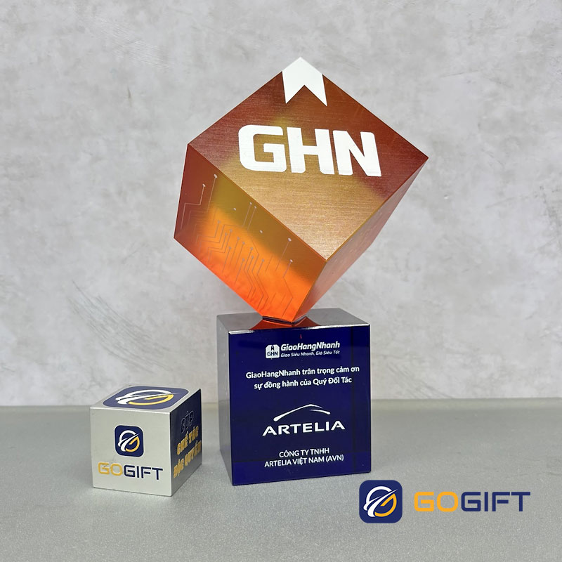 Cúp thiết kế độc đáo