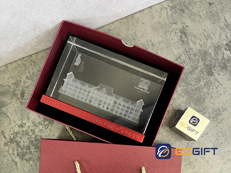 cúp họp lớp đẹp