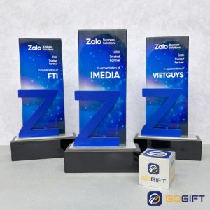 Cúp thiết kế Zalo Business Solutions 3