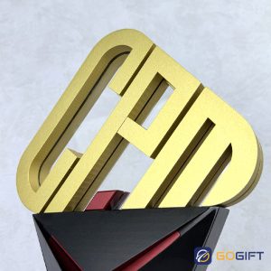 Cúp thiết kế Center Poker Master 2026 4